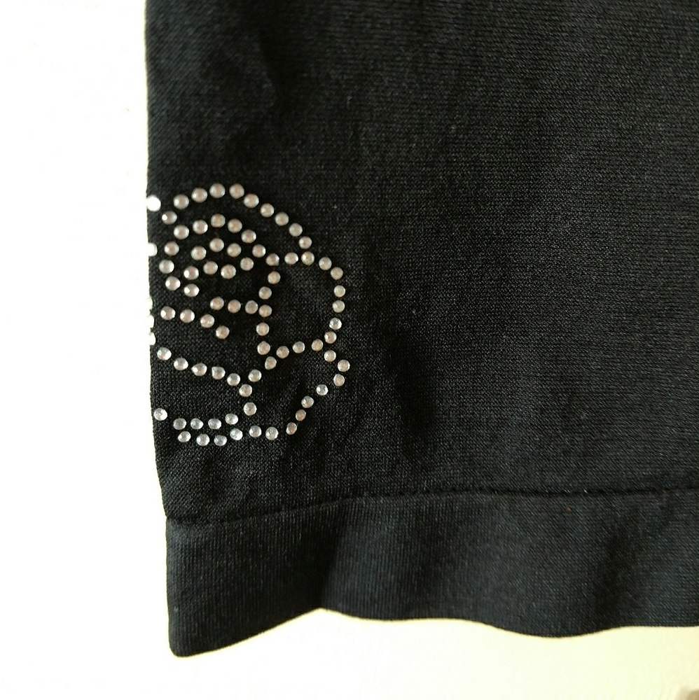 Black capri leggings w rhinestone rose 🌹 sz S